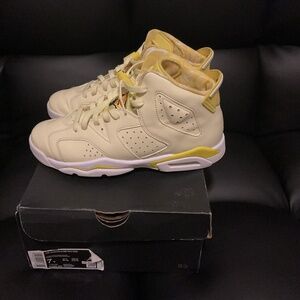 Jordan Nike Air Retro 6 Citron Tint/Floral Size 7y Excellent Condition